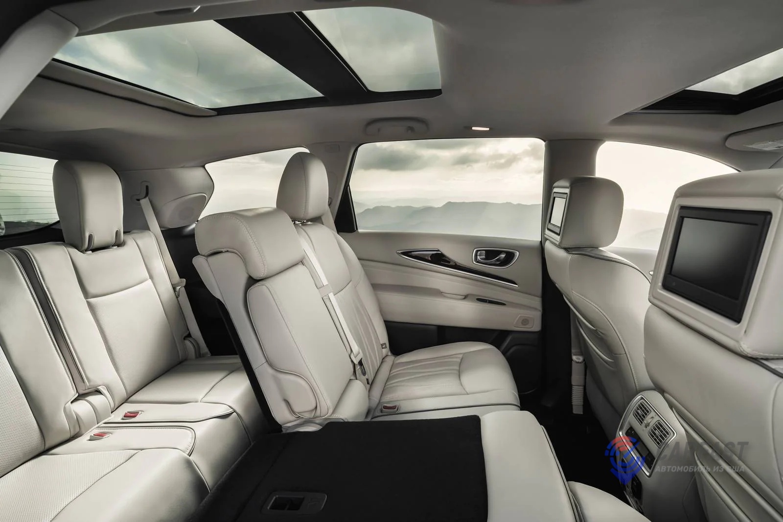 INFINITI QX60 2017 года