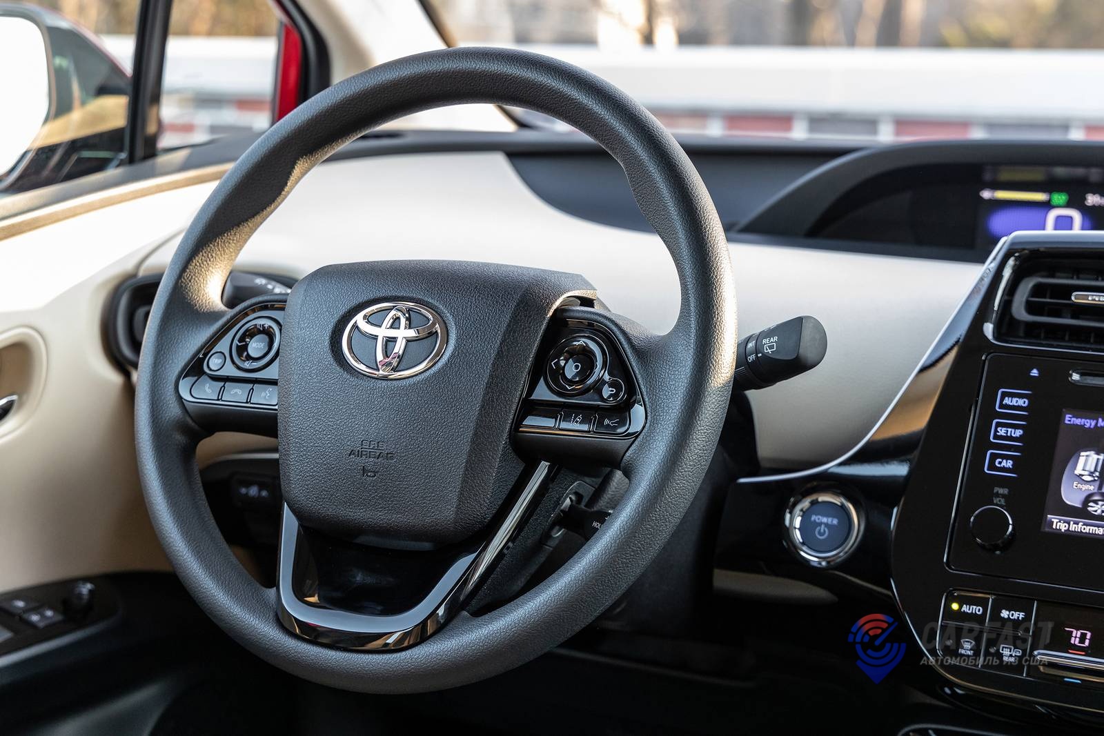 Toyota Prius 2016 года