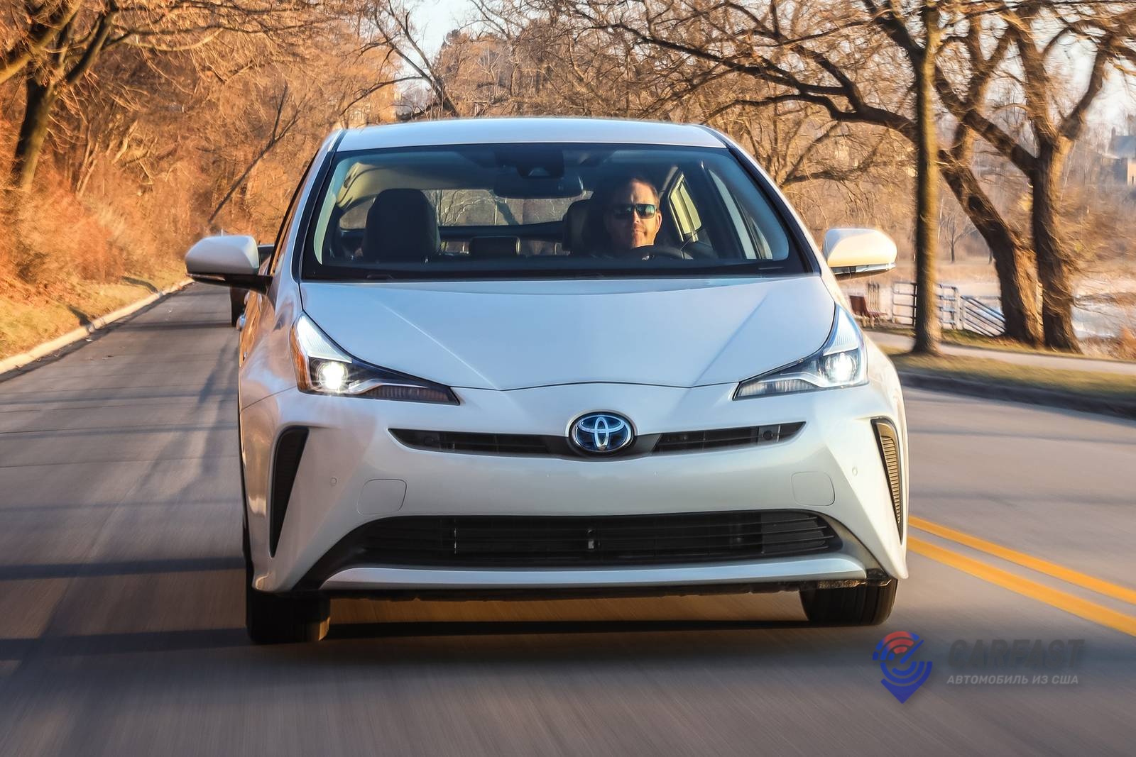 Toyota Prius 2016 года