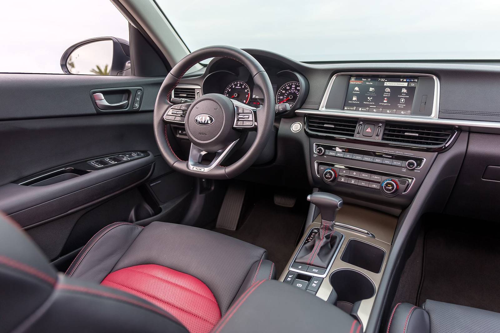 Kia Optima 2019 года
