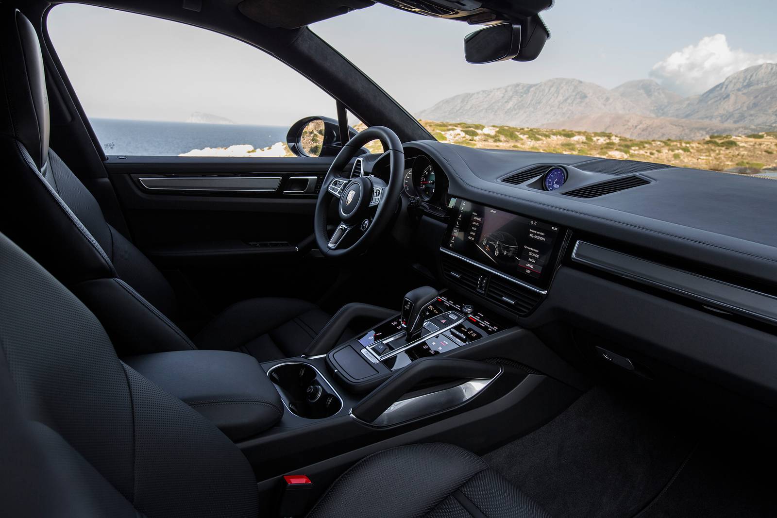 Porsche Cayenne 2020 года
