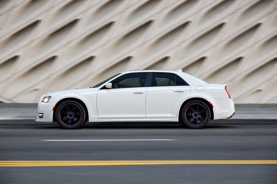 Chrysler 300 2021